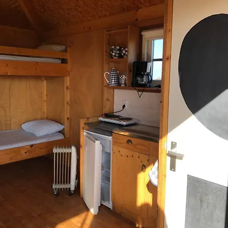 Boerencamping Duinzoomhoeve - Hooiberghut Dore Farm stay *