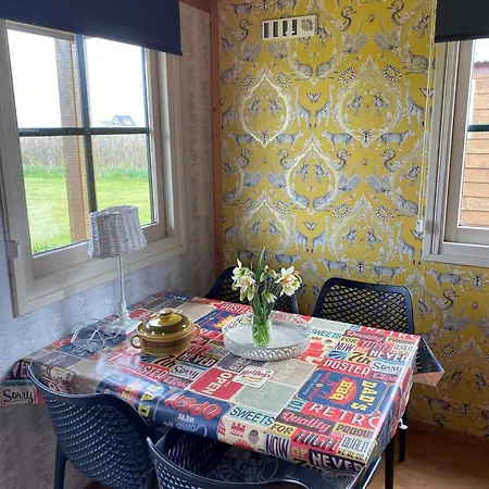 Boerencamping Duinzoomhoeve - Hooiberghut Dore Den Helder